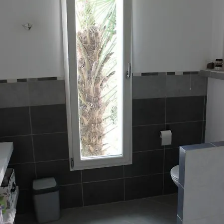 La Tropicale- D'hote Au Calme Bed & Breakfast Nantes