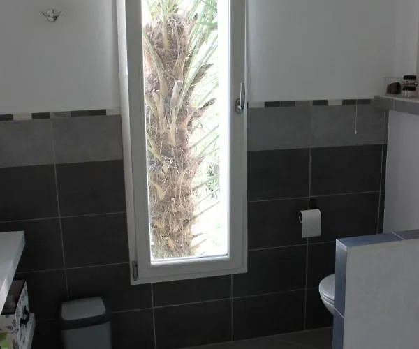 La Tropicale- D'hote Au Calme Oda ve Kahvaltı Nantes